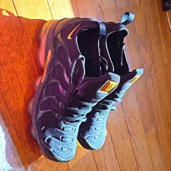 Nike Other - Nike Air Vapormax Plus Black & Gold